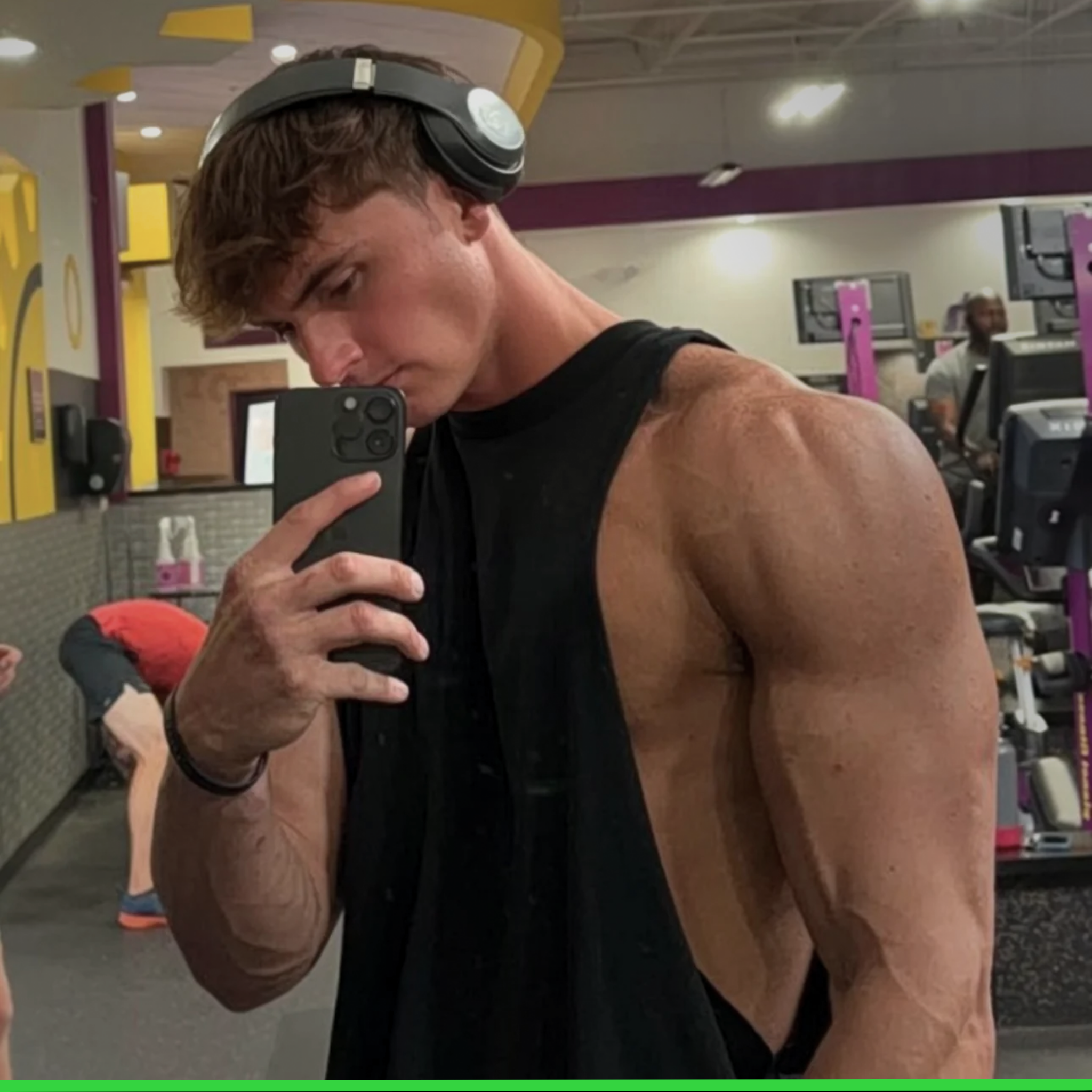  Badass Arms: Get Bigger Biceps, Triceps, and Shoulders in 12  Weeks - A Men's Health Training Guide eBook : Trink, Dan: Kindle Store